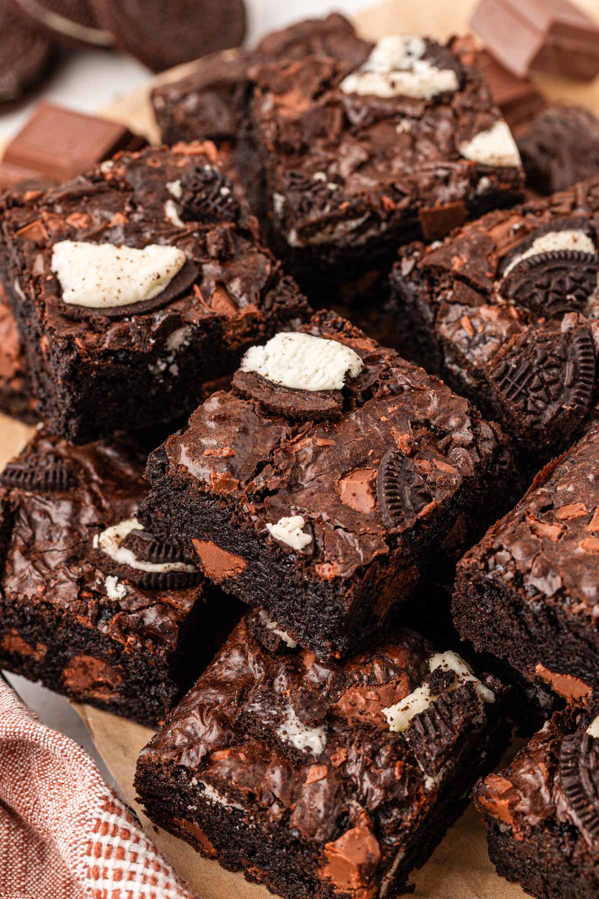 A plate of Oreo Brownies.